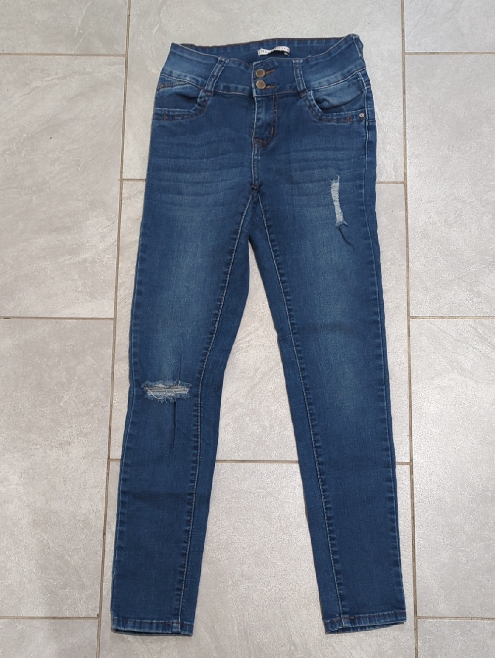 High-Rise Dark Blue Skinny Jeans with Subtle Distress
